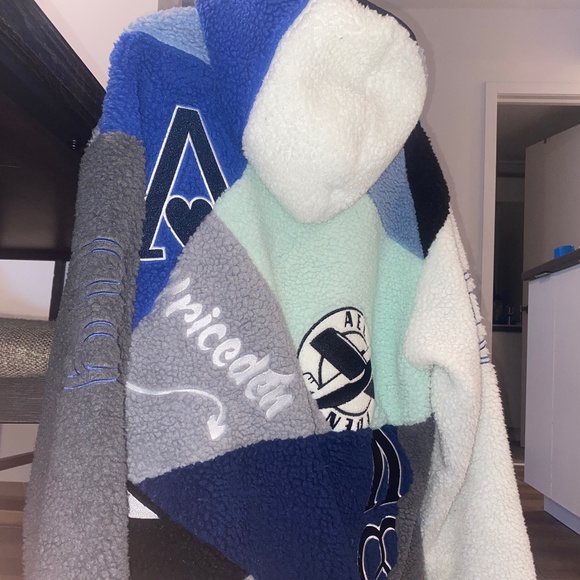 Coat - Picture 3 of 4